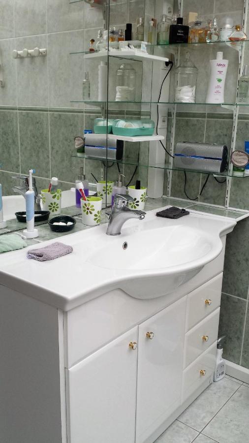 Chambre Privee Avec Salon, Garage Voiture, Velos, Motos Tourville-sur-Arques Eksteriør bilde