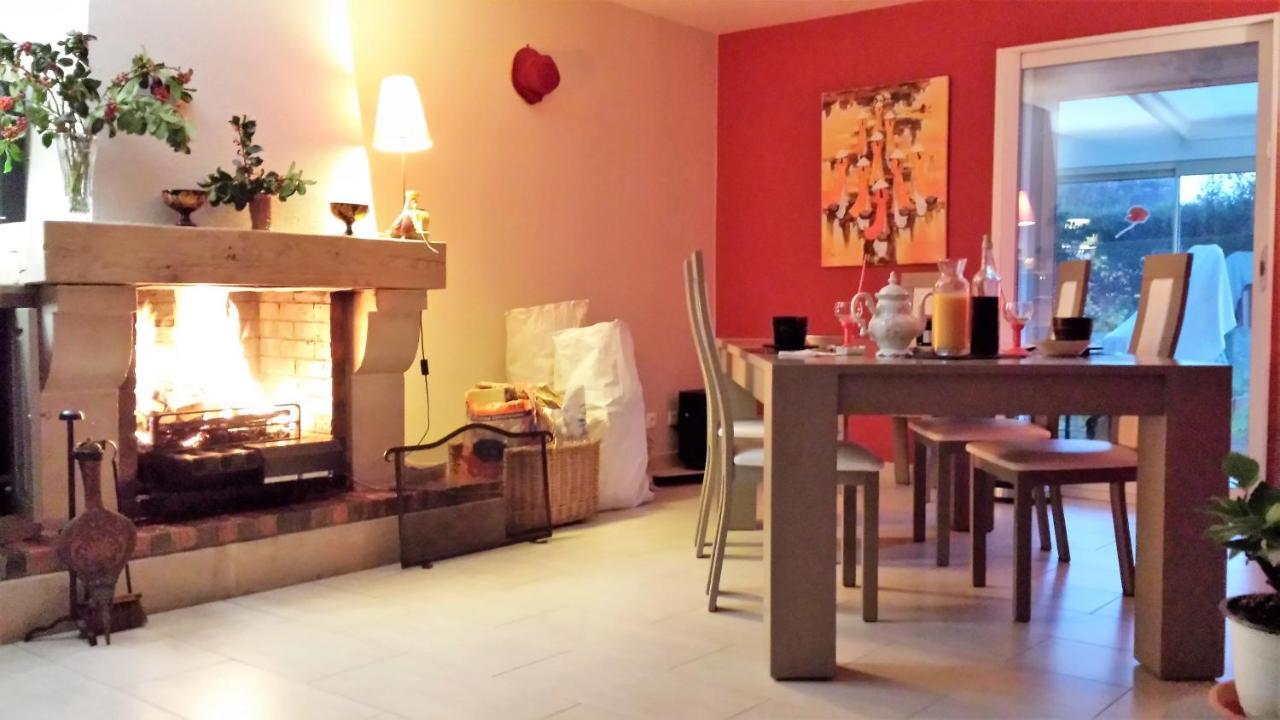 Chambre Privee Avec Salon, Garage Voiture, Velos, Motos Tourville-sur-Arques Eksteriør bilde
