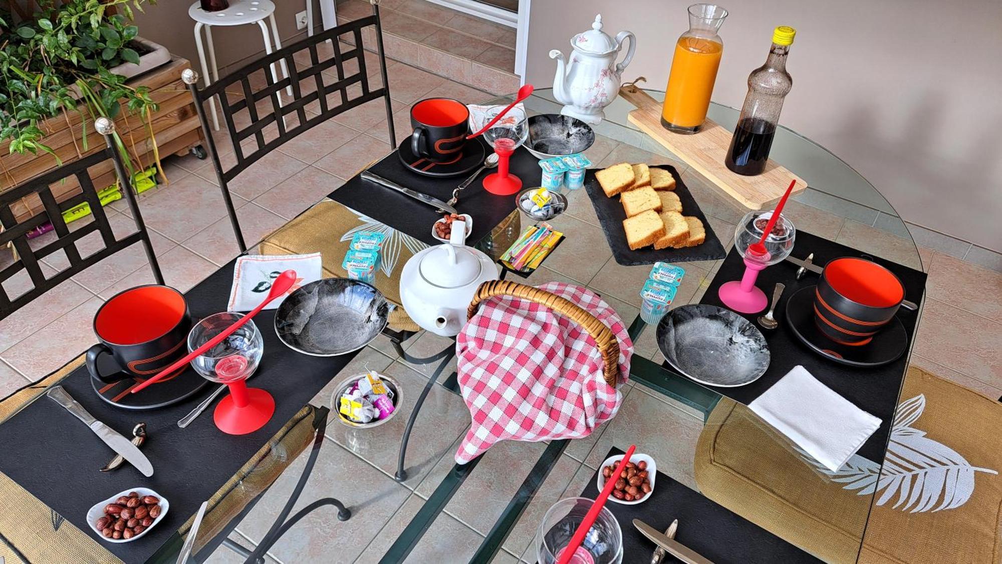 Chambre Privee Avec Salon, Garage Voiture, Velos, Motos Tourville-sur-Arques Eksteriør bilde